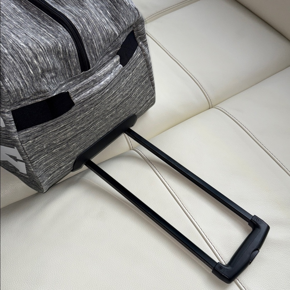 PINK Victoria's Secret Gray Duffel Rolling Bag - Picture 17 of 17